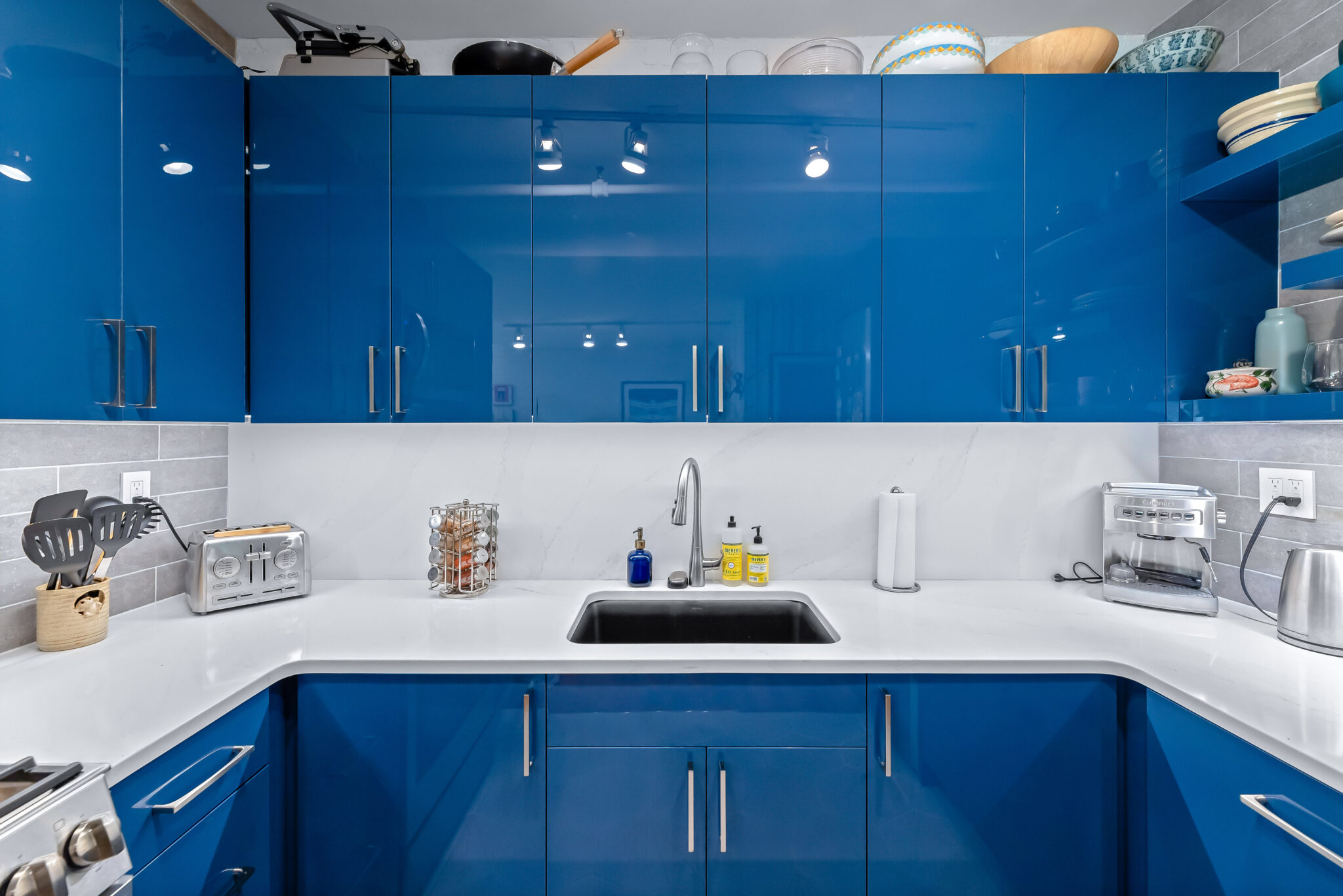 bold blue kitchen