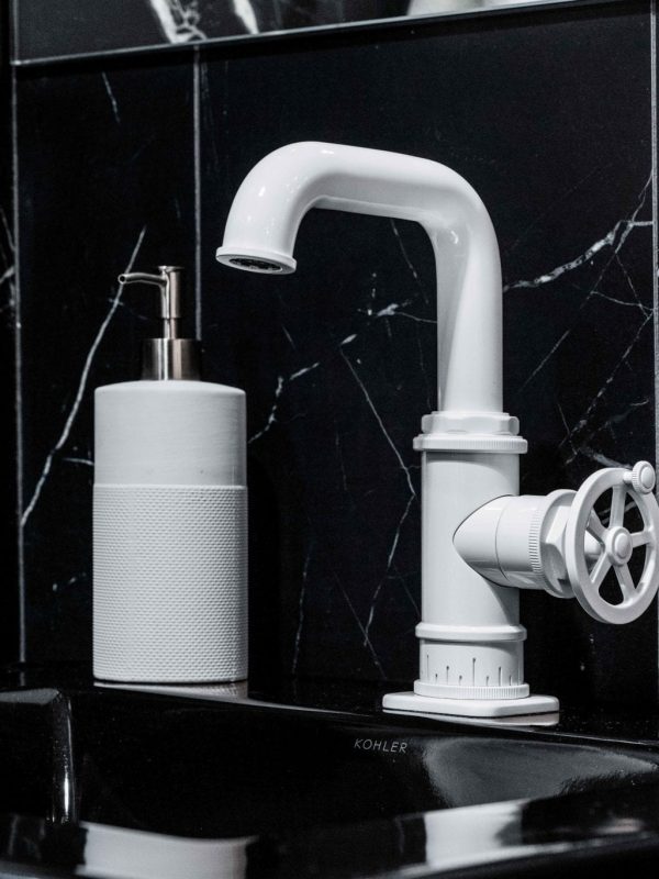 Klein Showroom-Black and White Bathroom