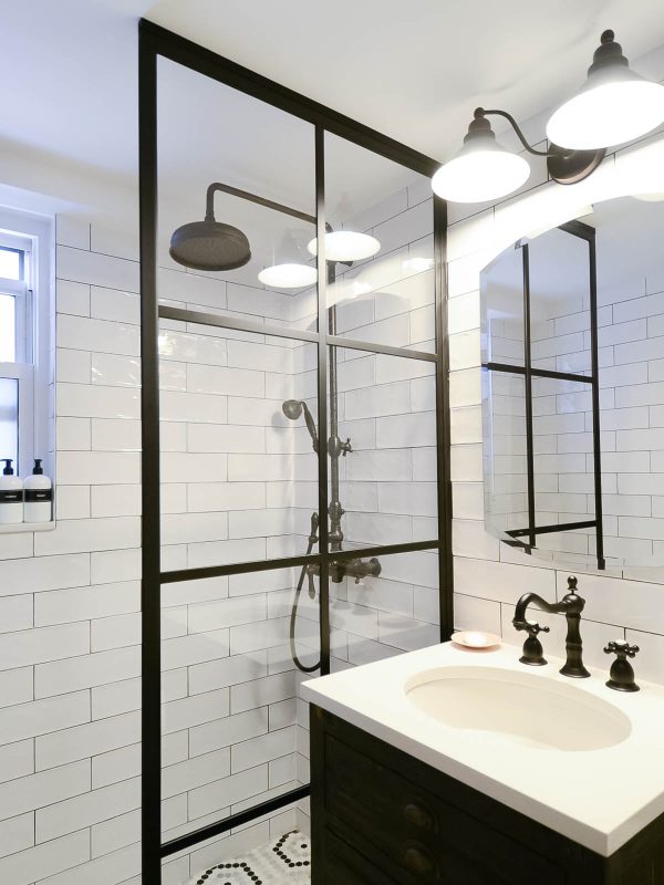 black and white bathroom